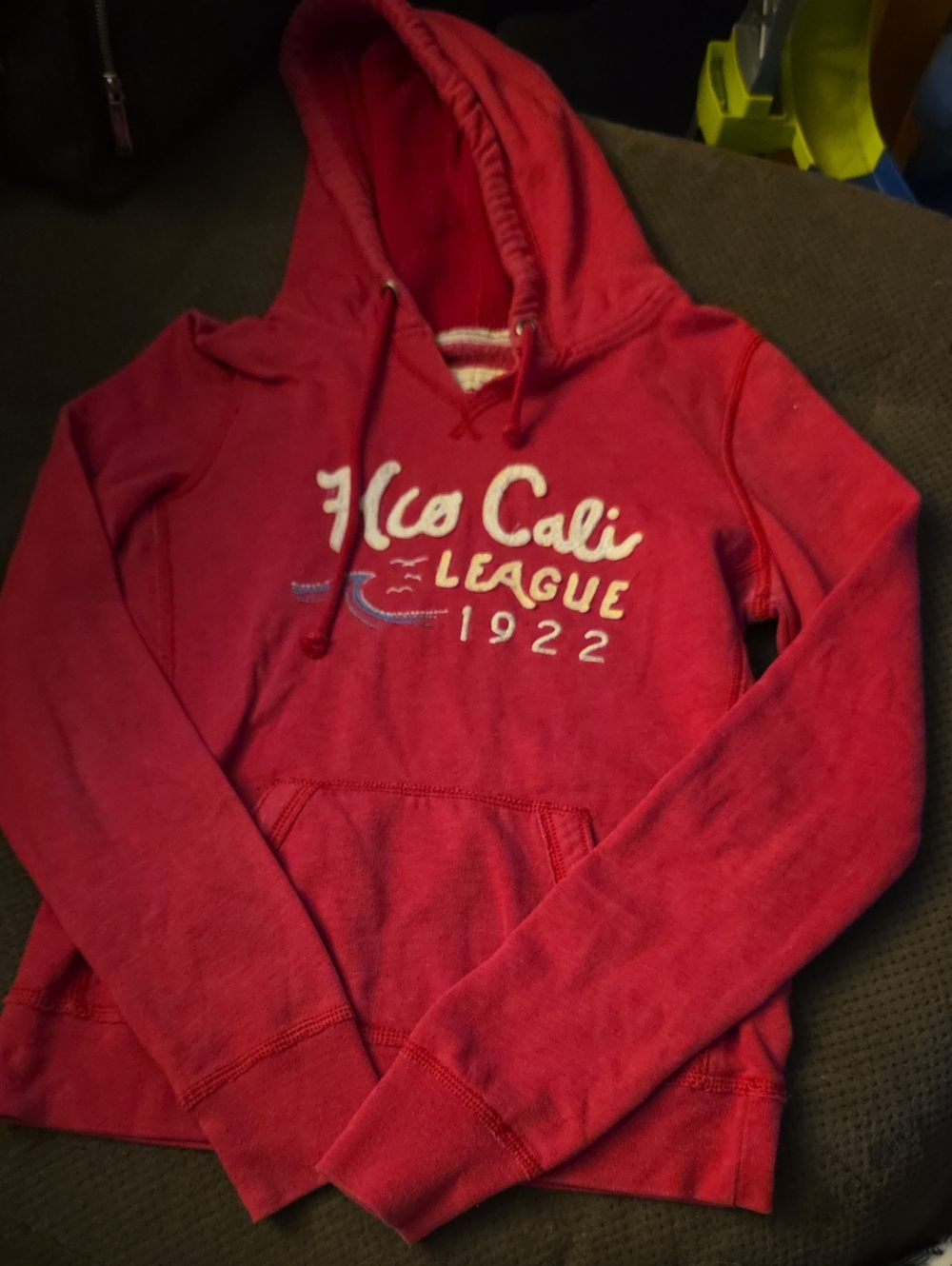 HOLLISTER: Dark Pink 'Flo Cali League 1922' Women's Hoodie Sweater